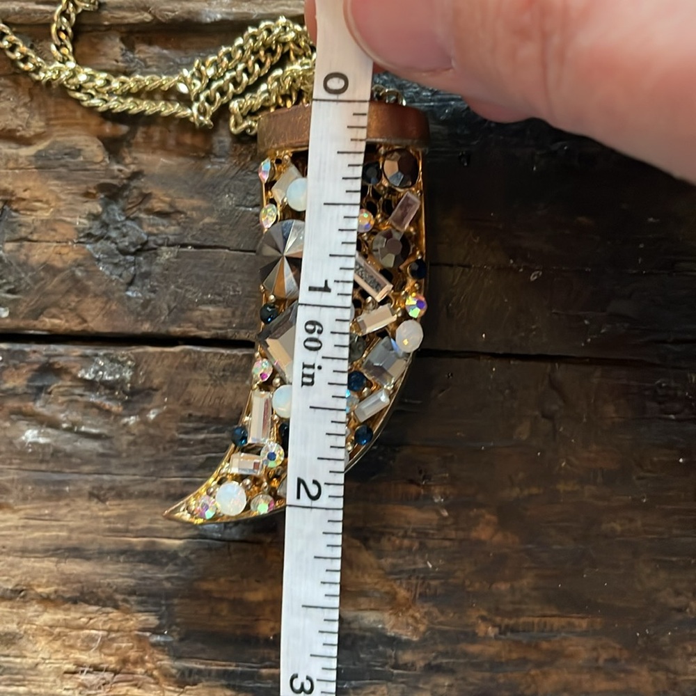 Vintage XL rhinestone crystal good luck horn necklace - Picture 12 of 13